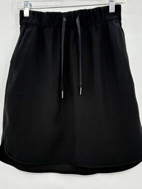 Lululemon Black On The Fly Woven Skirt Travel Casual Preppy Size 6